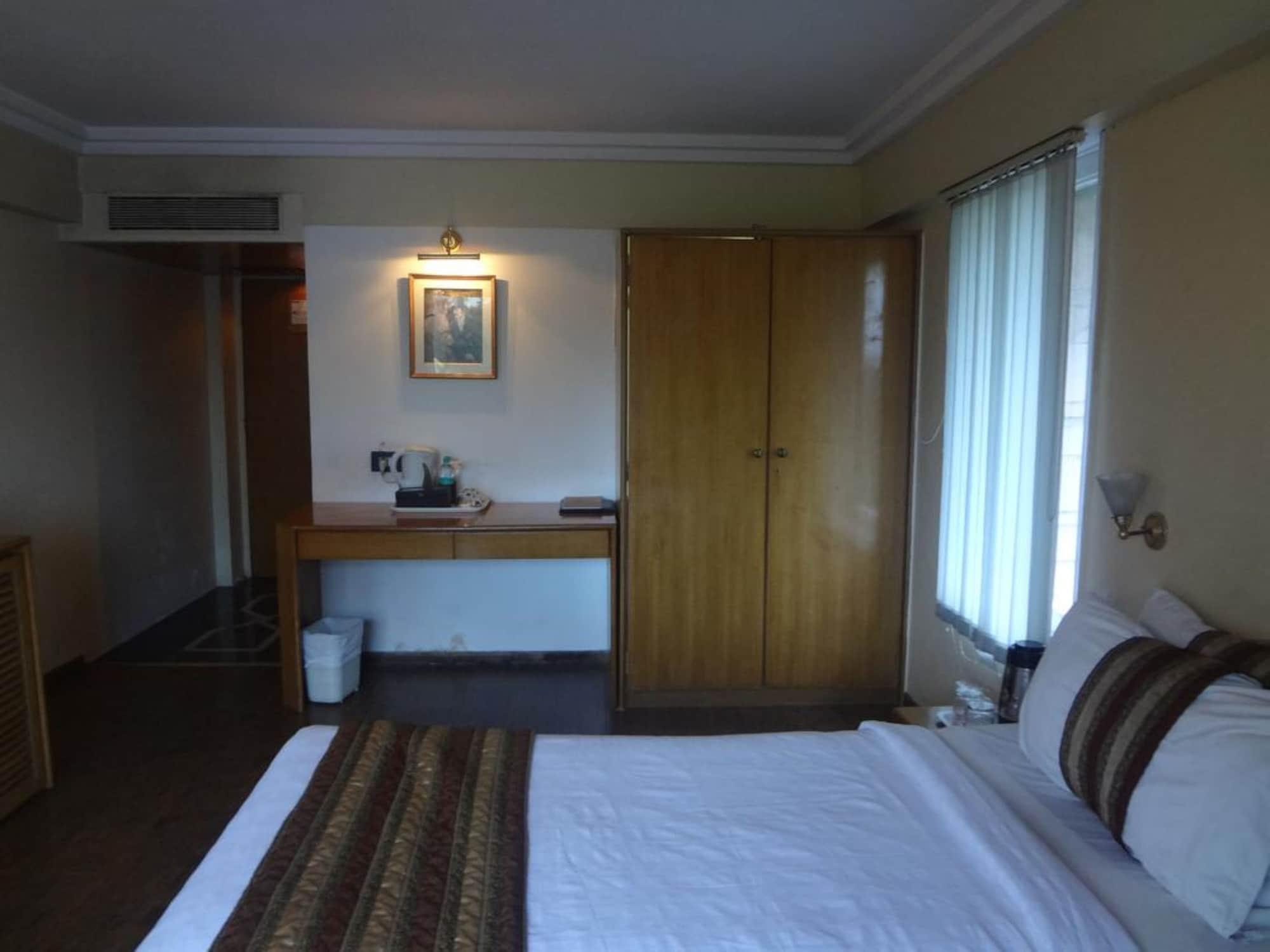 Hotel Midtown Pritam Mumbai Exterior photo