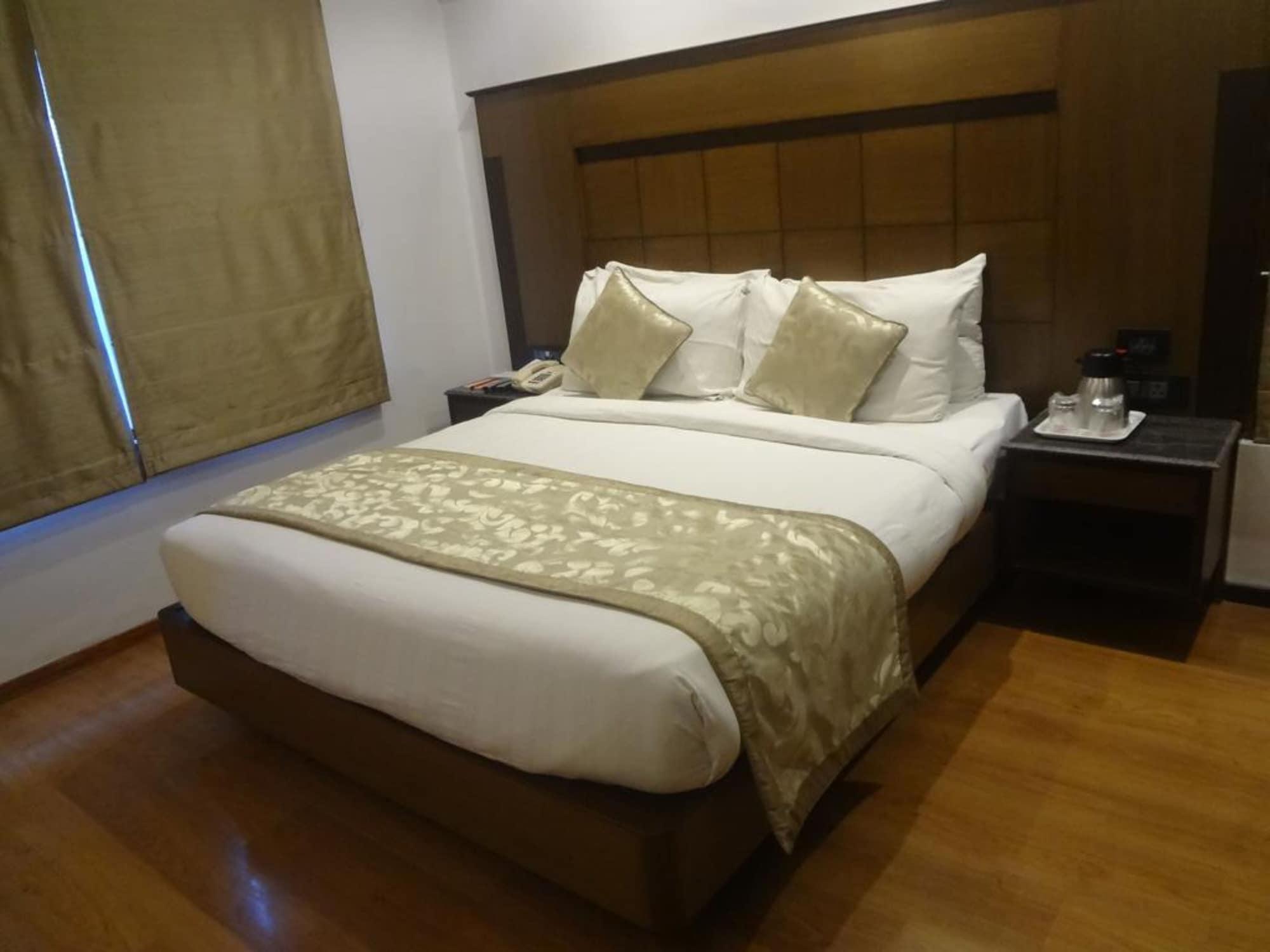 Hotel Midtown Pritam Mumbai Exterior photo