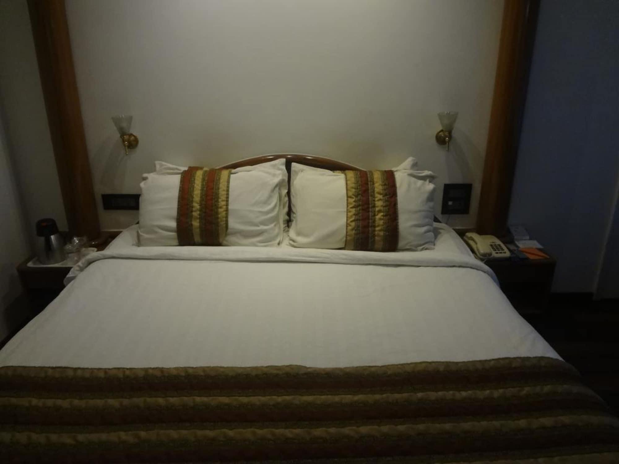 Hotel Midtown Pritam Mumbai Exterior photo