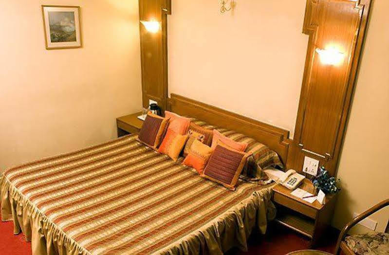 Hotel Midtown Pritam Mumbai Exterior photo